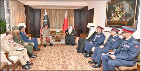 Interior Minister General Shaikh Rashid bin Abdulla Al Khalifa received Pakistan’s Joint Chiefs of Staff Committee of the Armed Forces chairman General Nadeem Raza. The minister underlined the importance of strengthening co-operation and co-ordination to address current security challenges. He noted that the IISS Manama Dialogue is among the most prominent international forums hosted by Bahrain, distinguished by its high level of organisation and participation, reflecting the kingdom’s global standing. He emphasised Bahrain’s commitment to promoting coexistence and a culture of peace, in line with the vision of His Majesty King Hamad. 